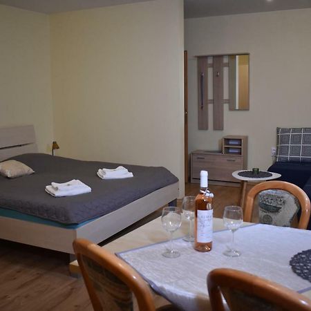 Beska Apartment Besenova Bagian luar foto